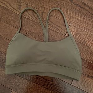 lululemon flow Y nulu bra size 4. perfect condition. olive green